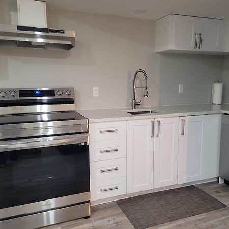 Boardwalk Homes - Executive Townhomes キッチナー エクステリア 写真
