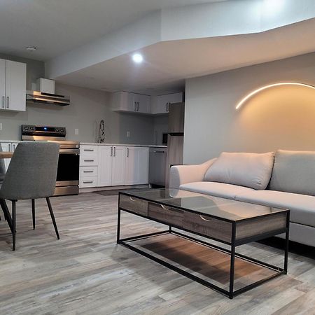 Boardwalk Homes - Executive Townhomes キッチナー エクステリア 写真