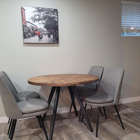 Boardwalk Homes - Executive Townhomes キッチナー エクステリア 写真
