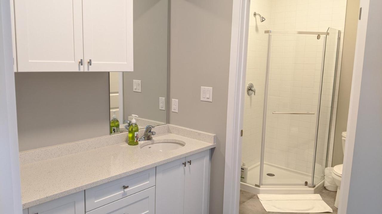 Boardwalk Homes - Executive Townhomes キッチナー エクステリア 写真
