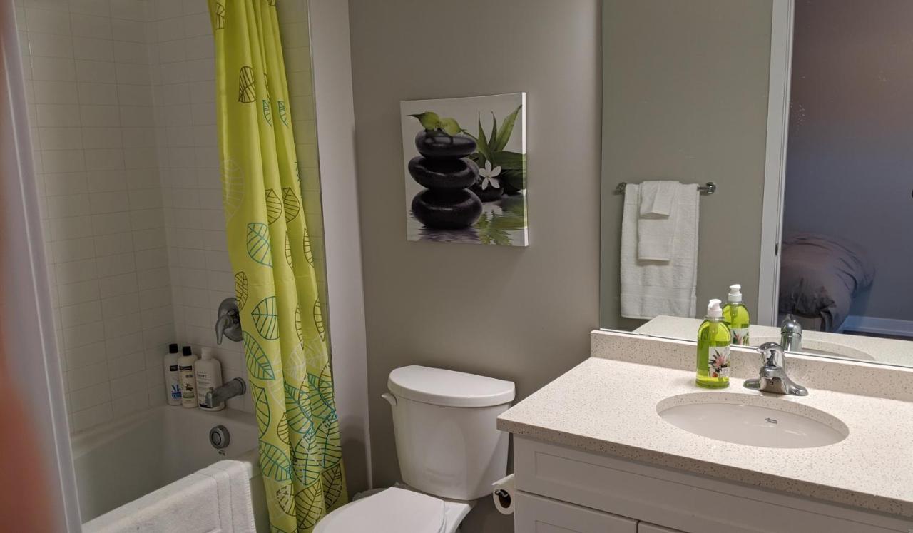 Boardwalk Homes - Executive Townhomes キッチナー エクステリア 写真